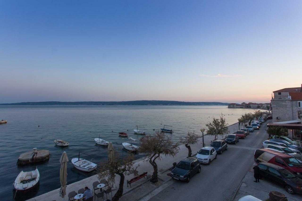 Seafront Apartment In Historical Cippico Castle Kaštela 외부 사진