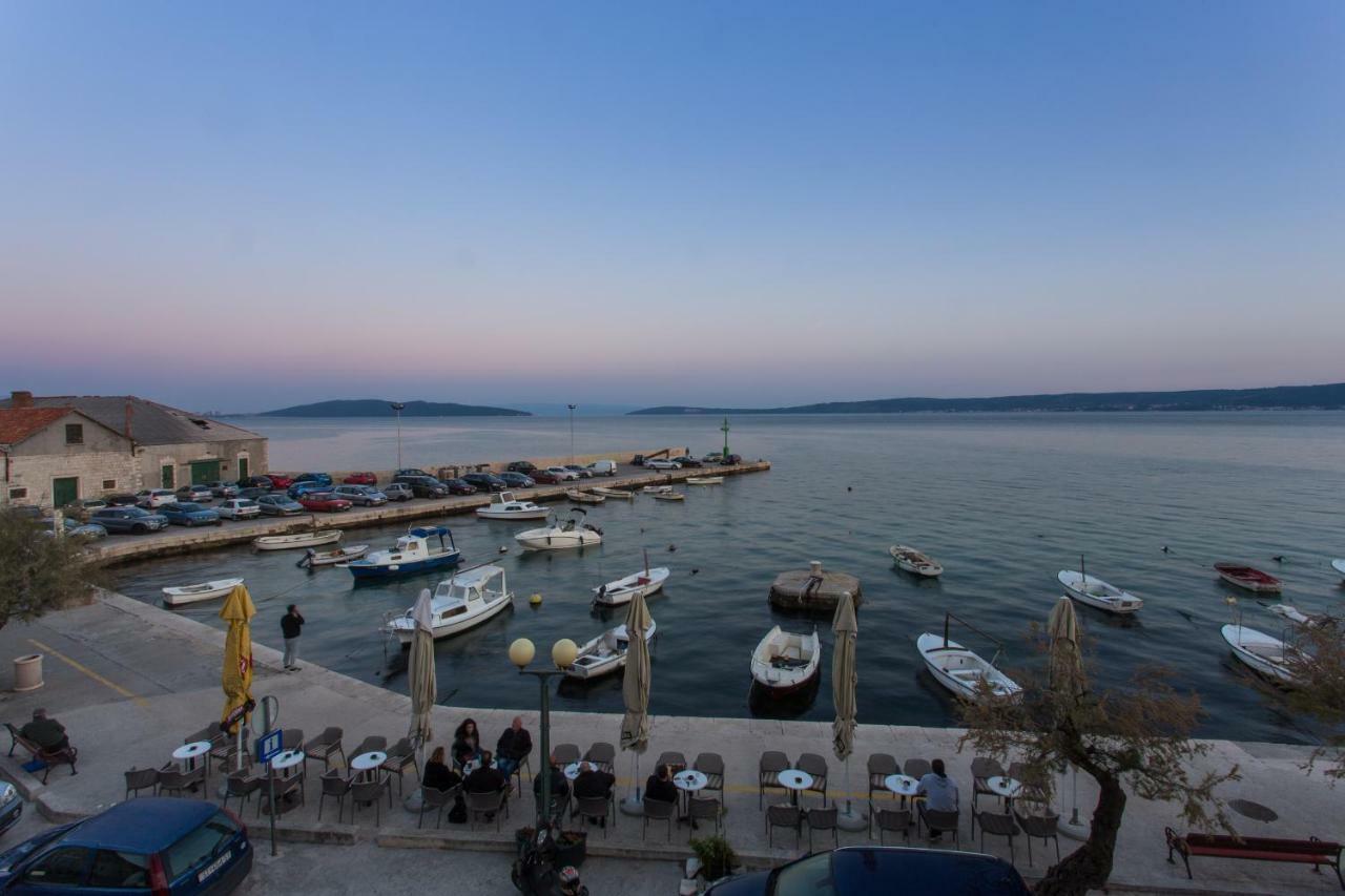 Seafront Apartment In Historical Cippico Castle Kaštela 외부 사진