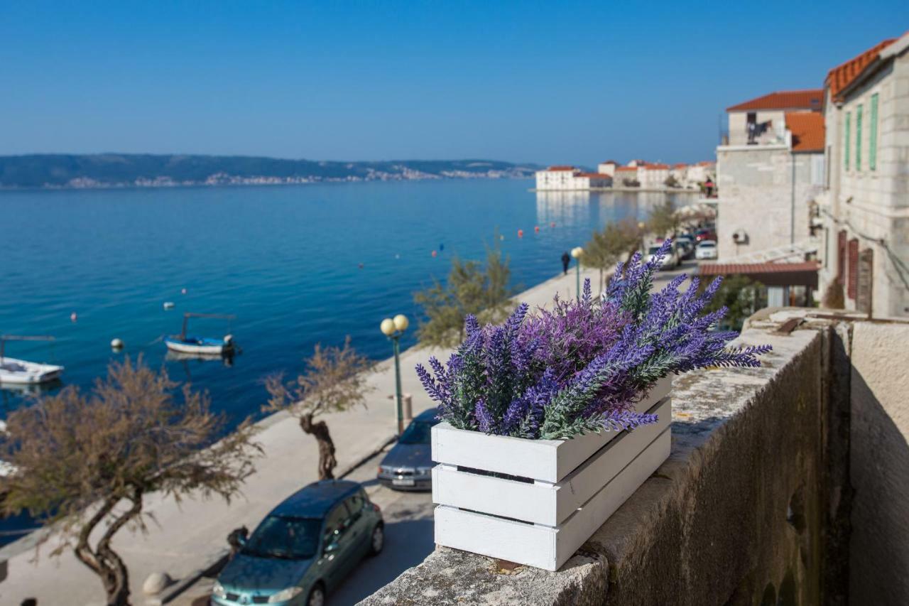 Seafront Apartment In Historical Cippico Castle Kaštela 외부 사진