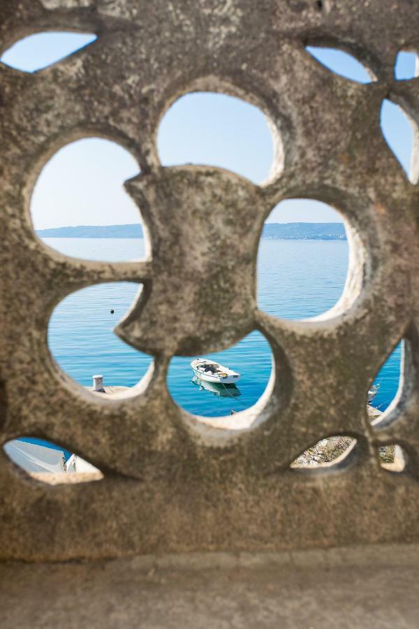 Seafront Apartment In Historical Cippico Castle Kaštela 외부 사진