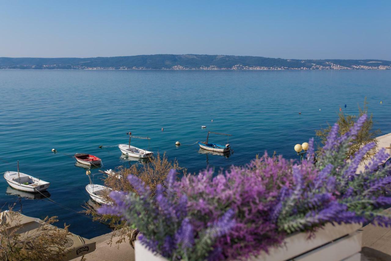 Seafront Apartment In Historical Cippico Castle Kaštela 외부 사진