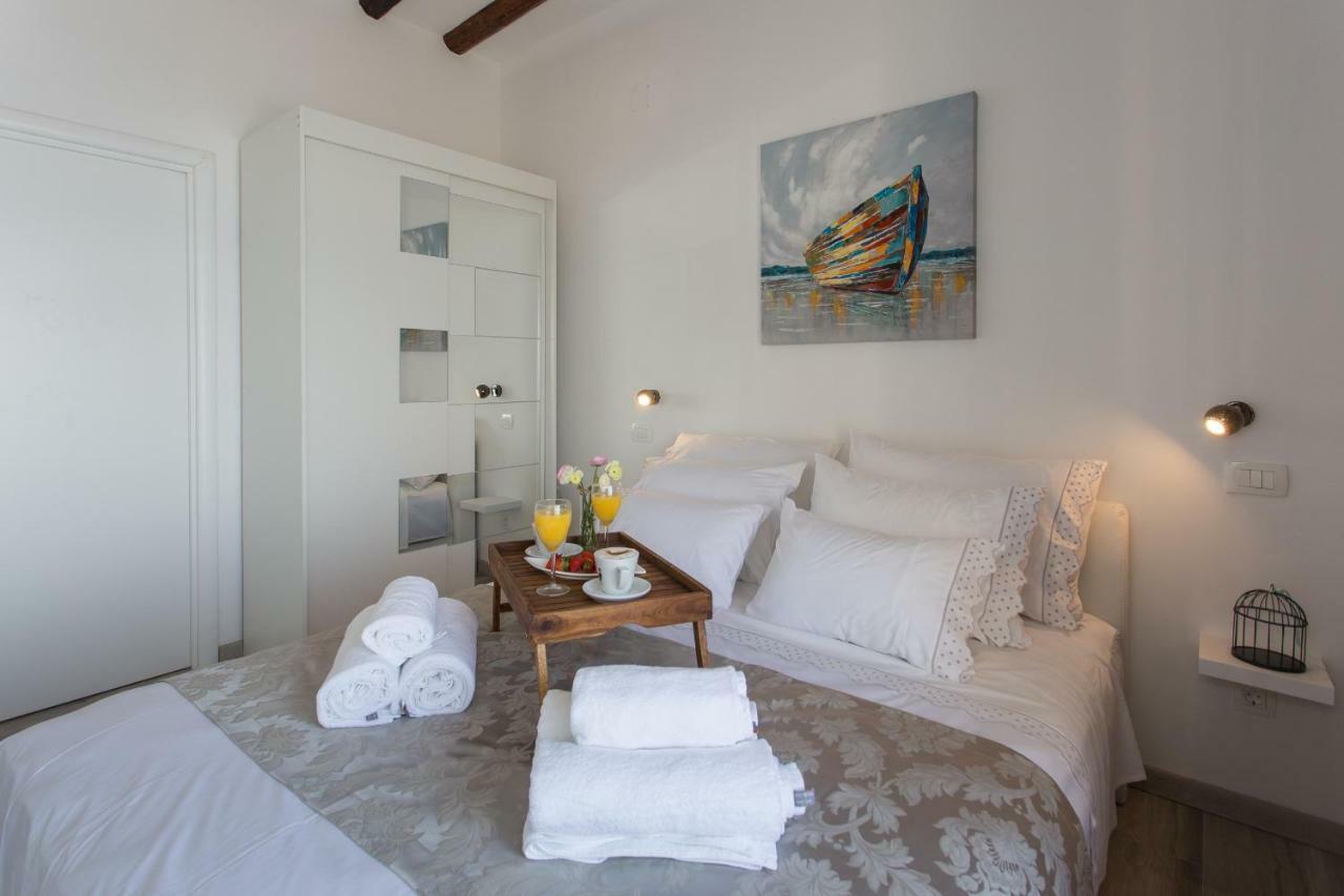 Seafront Apartment In Historical Cippico Castle Kaštela 외부 사진