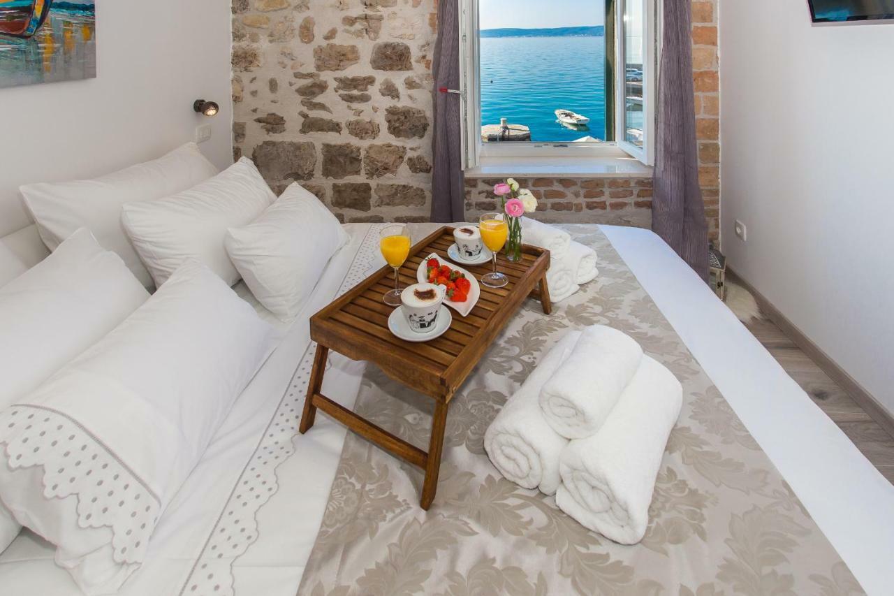 Seafront Apartment In Historical Cippico Castle Kaštela 외부 사진