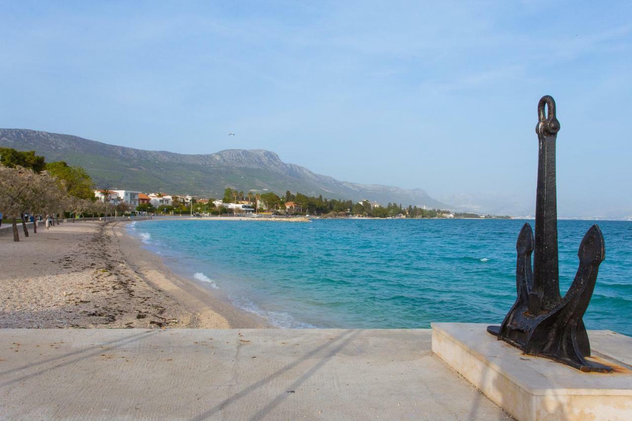 Seafront Apartment In Historical Cippico Castle Kaštela 외부 사진